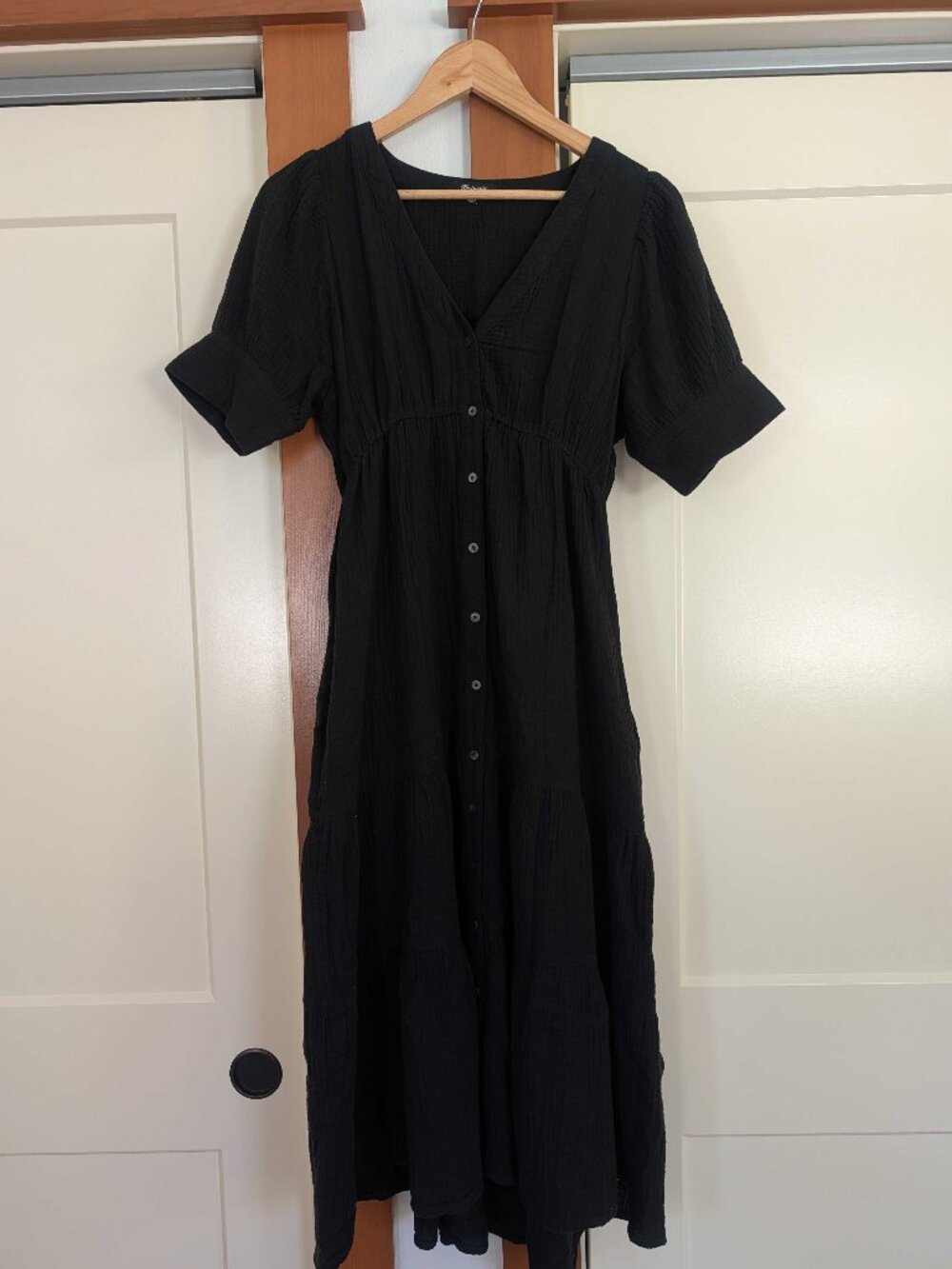 Madewell Black Lightspun Button-Front Tiered Midi Dress Size 4